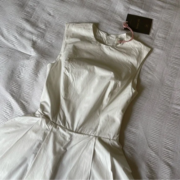Brand New- House of CB Claretta White Pleated Cotton Mini Dress in White 🕊️